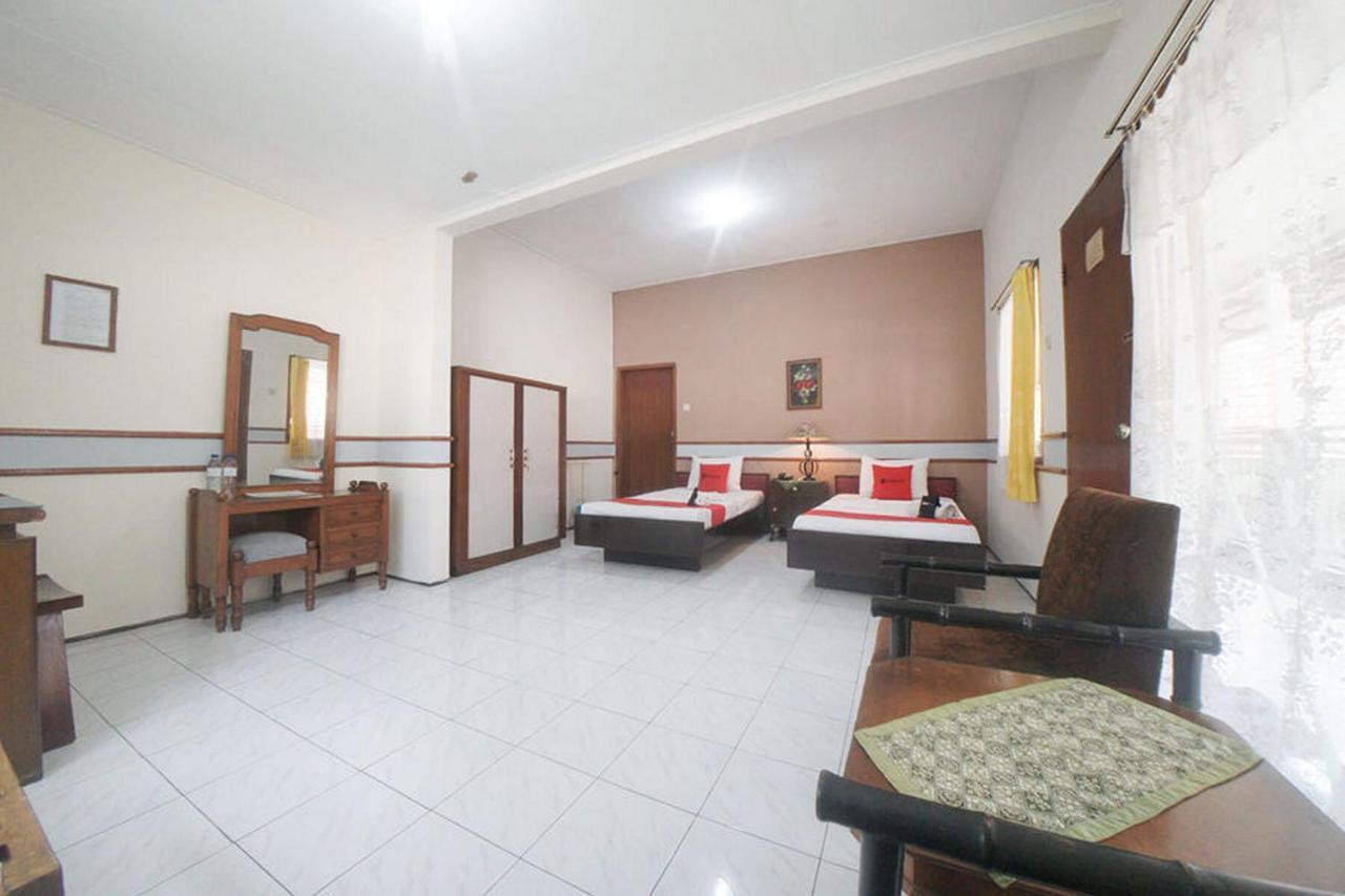 מלון Reddoorz Near Balai Kota מאלאנג מראה חיצוני תמונה