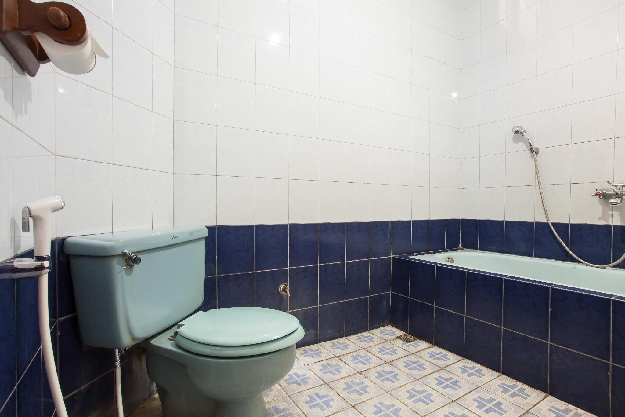 מלון Reddoorz Near Balai Kota מאלאנג מראה חיצוני תמונה