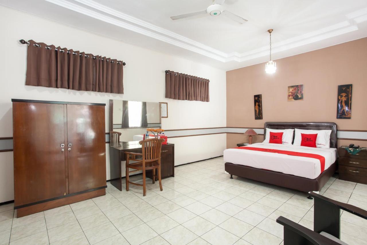 מלון Reddoorz Near Balai Kota מאלאנג מראה חיצוני תמונה