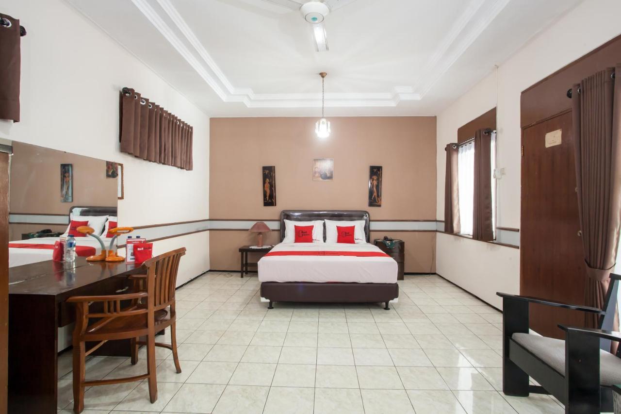 מלון Reddoorz Near Balai Kota מאלאנג מראה חיצוני תמונה