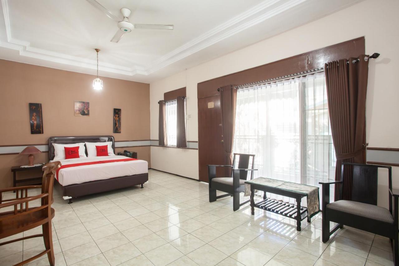 מלון Reddoorz Near Balai Kota מאלאנג מראה חיצוני תמונה