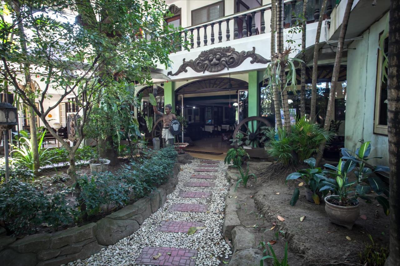 מלון Reddoorz Near Balai Kota מאלאנג מראה חיצוני תמונה
