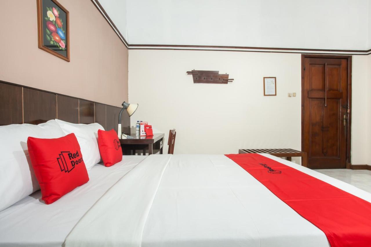 מלון Reddoorz Near Balai Kota מאלאנג מראה חיצוני תמונה