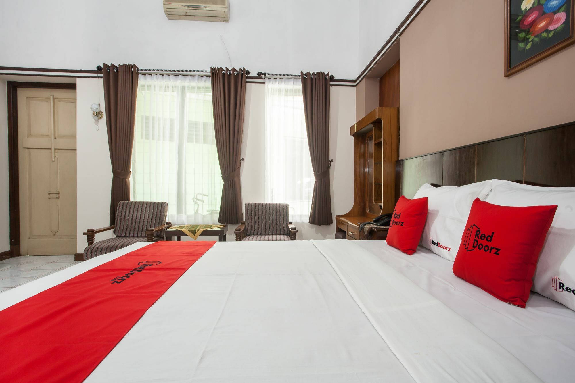 מלון Reddoorz Near Balai Kota מאלאנג מראה חיצוני תמונה
