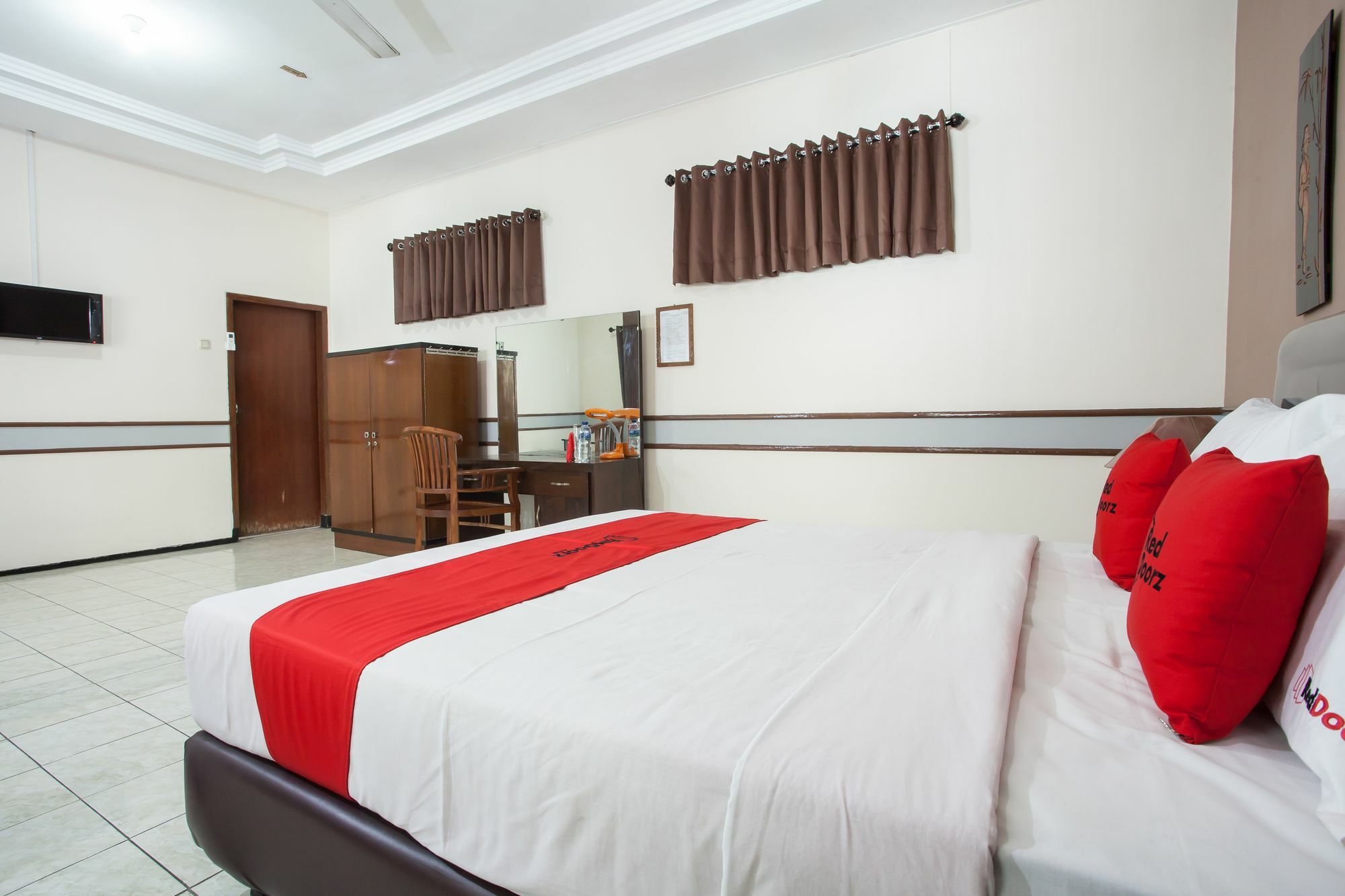 מלון Reddoorz Near Balai Kota מאלאנג מראה חיצוני תמונה