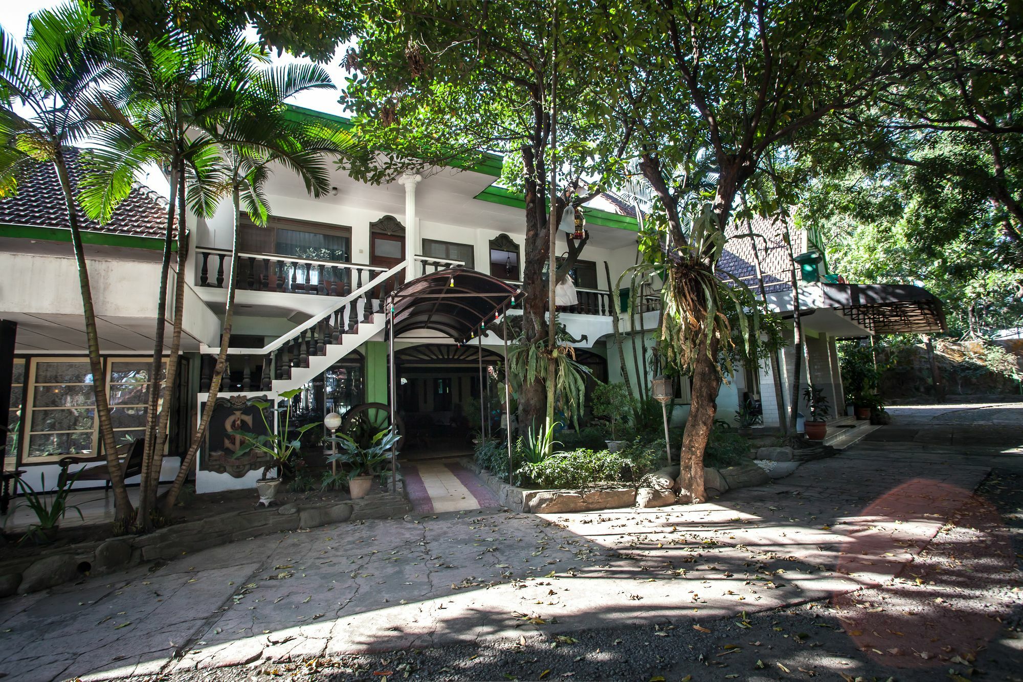 מלון Reddoorz Near Balai Kota מאלאנג מראה חיצוני תמונה